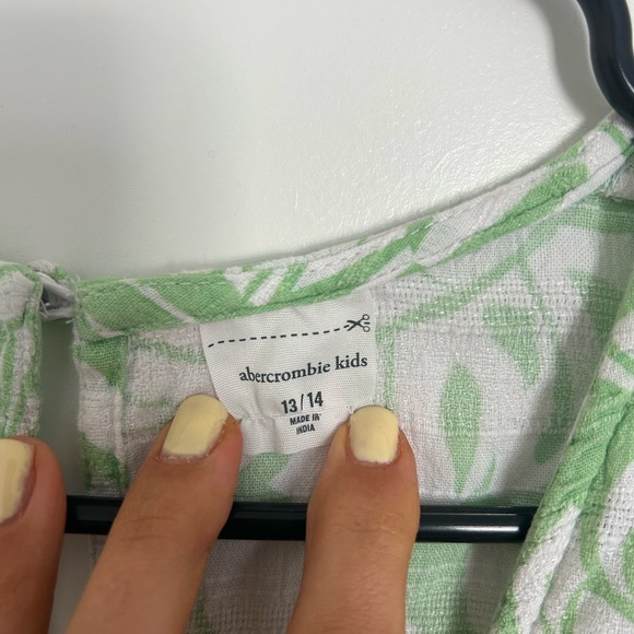 Abercrombie Kids Green and White Floral Romper 13/14 - Picture 2 of 3
